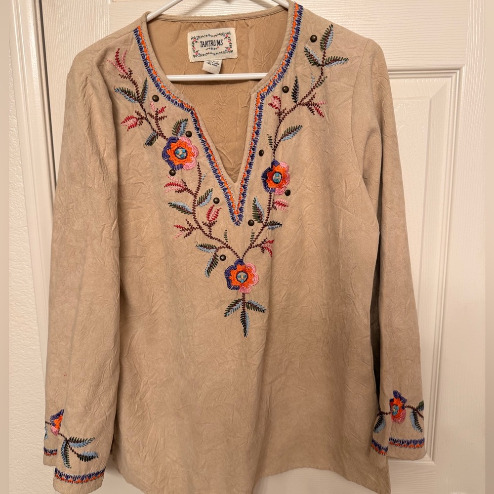 Vintage Tantrums Beige top with Floral Embroidery
Boho Vintage Hippie Tunic